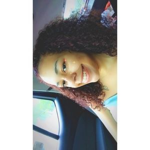 Meet your Posher, Demitria